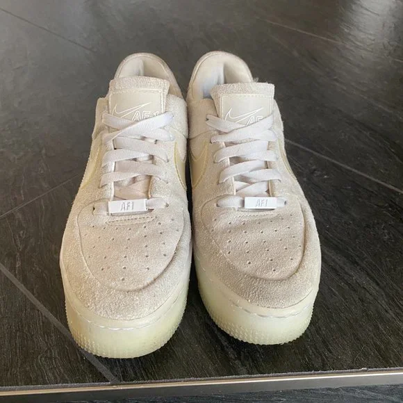 Air Force 1 Sage Low LX - Picture 8 of 11